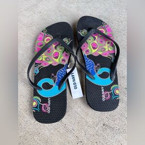 Old Navy Women's Black and Vibrant Peacock Sandals